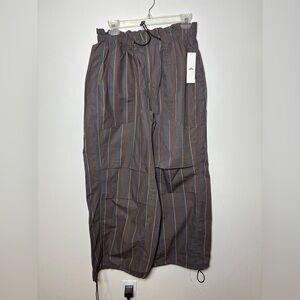 Urban outfitters women’s Sloan poplin, striped balloon pants size small NWT